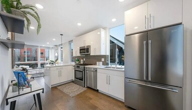 6737 15th Ave NW in Seattle, WA - Building Photo - Building Photo