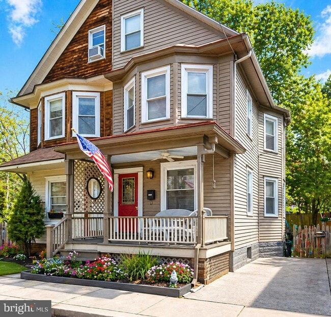 3 Lee Ave