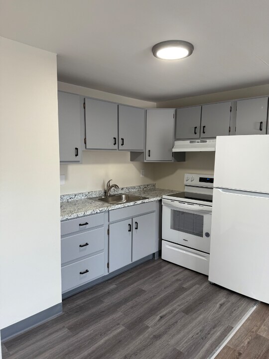 14 Simard Dr-Unit -38-7 in Chicopee, MA - Building Photo