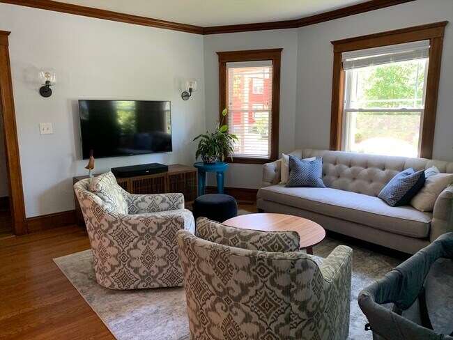 91 Dunster Rd, Unit 1 in Boston, MA - Building Photo - Building Photo
