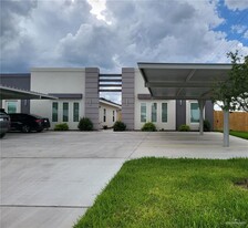 3009 W Kenwood St in Edinburg, TX - Building Photo