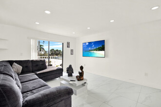 1225 West Ave, Unit 404 in Miami Beach, FL - Building Photo - Building Photo