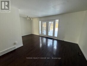 66 Vincent Crescent in London, ON - Building Photo - Building Photo