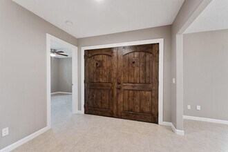 11 Whittier Dr in Friendswood, TX - Foto de edificio - Building Photo
