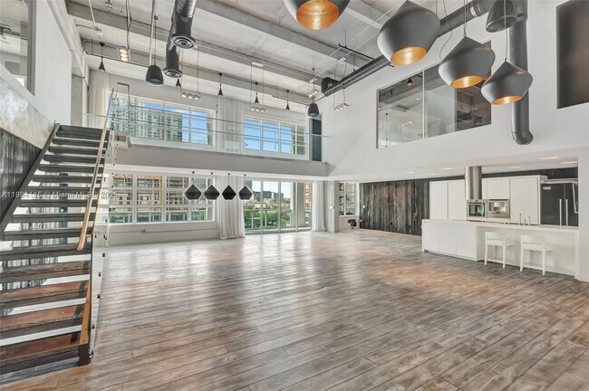 1749 NE Miami Ct in Miami, FL - Building Photo - Building Photo