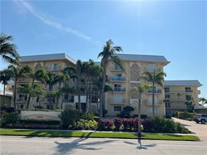 3000 Gulf Shore Blvd N-Unit -211 in Naples, FL - Foto de edificio