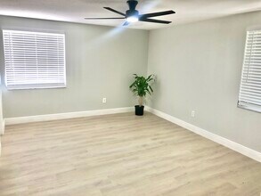 4915 W McElroy Ave, Unit H112 in Tampa, FL - Foto de edificio - Building Photo