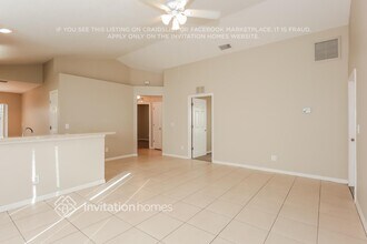 10353 Lakeside Vista Dr in Riverview, FL - Foto de edificio - Building Photo