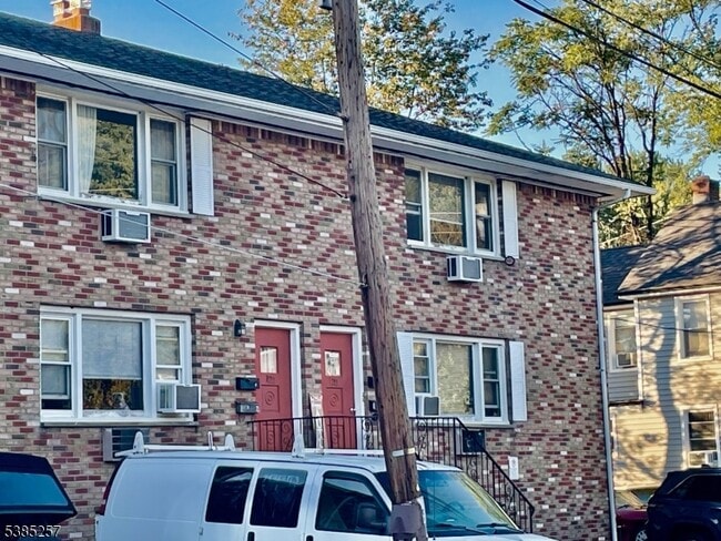 122 E Main St in Little Falls, NJ - Building Photo - Building Photo