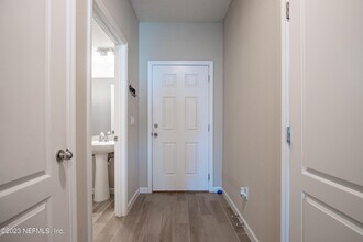 10377 Benson Lake Dr in Jacksonville, FL - Building Photo - Building Photo