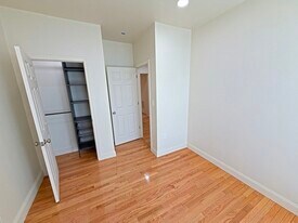 130 W 8th St in Boston, MA - Building Photo