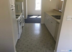 70 Hubbard Rd in Guilford, CT - Building Photo - Building Photo