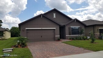 760 Acadia Ct SE in Palm Bay, FL - Building Photo