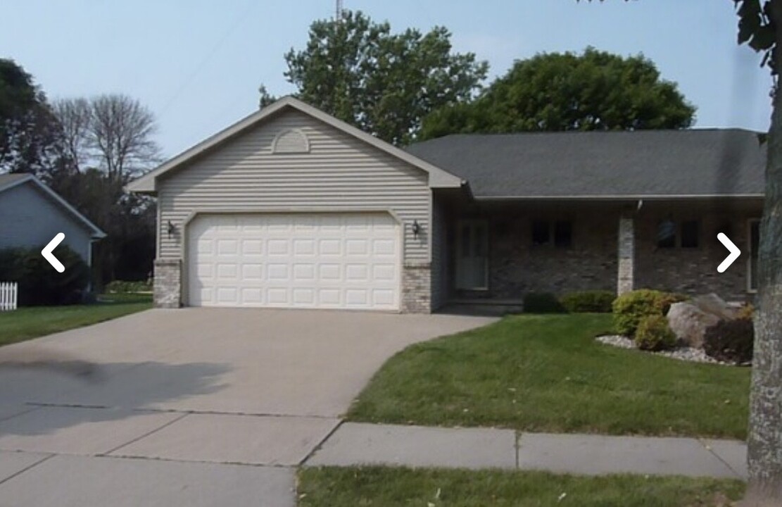 3719 S Berryfield Ln in Appleton, WI - Foto de edificio