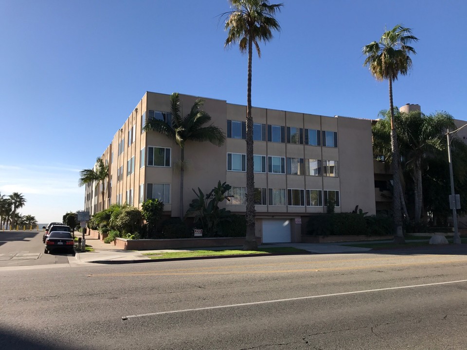 1250 E Ocean Blvd in Long Beach, CA - Building Photo
