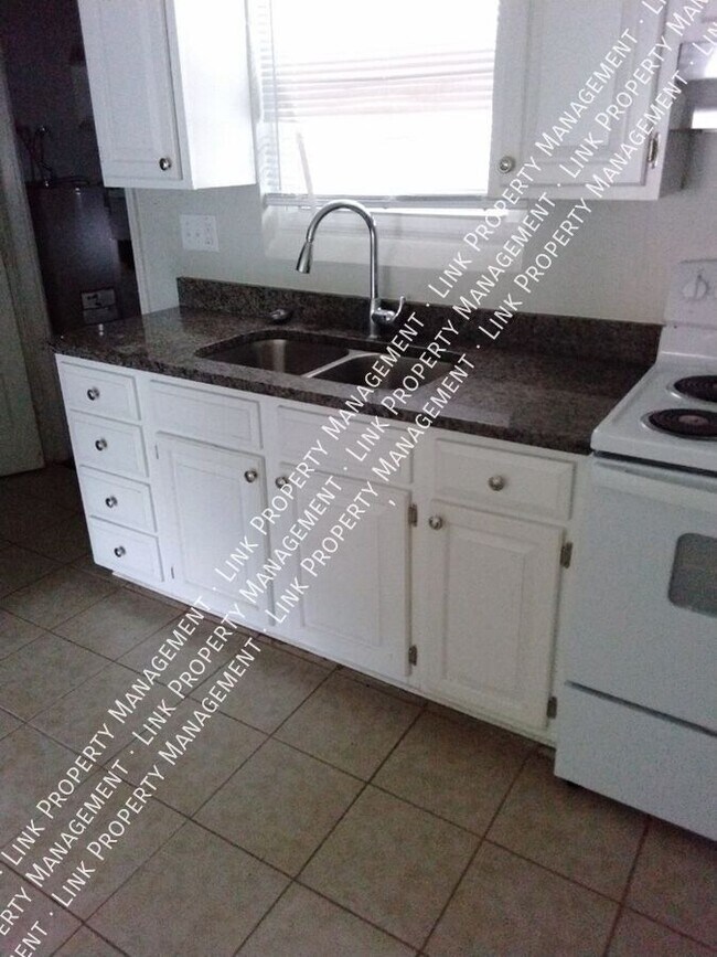 1642 Keeble St in East Ridge, TN - Building Photo - Building Photo
