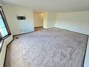 2575 NW 119th Pl in Portland, OR - Building Photo - Building Photo