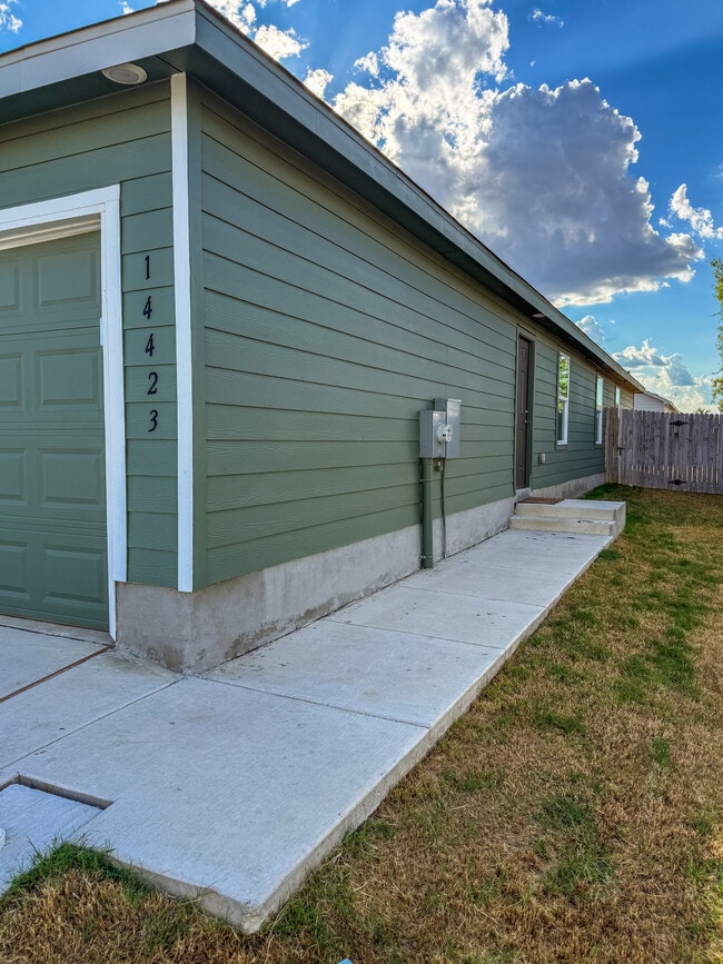 14423 Alluvium Crk in San Antonio, TX - Building Photo - Building Photo