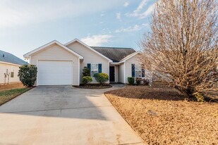 321 Grand Ave in Warner Robins, GA - Building Photo