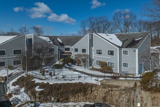 Hill Top Homes in Norwalk, CT - Building Photo - Building Photo
