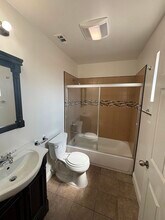 836 W 76th St in Los Angeles, CA - Building Photo - Building Photo