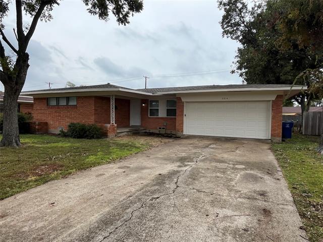 2214 Mockingbird Ln in Garland, TX - Building Photo - Building Photo