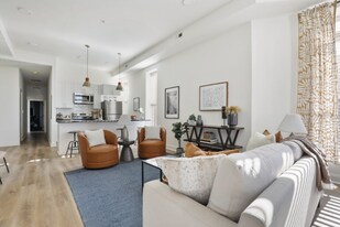 2201 Brookfield Ave, Unit B01 in Baltimore, MD - Building Photo