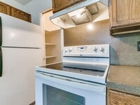 420 W Daws St photo'