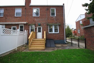 2807 Harview Ave in Baltimore, MD - Building Photo - Building Photo