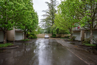 Arbor Court in Redmond, WA - Building Photo - Building Photo