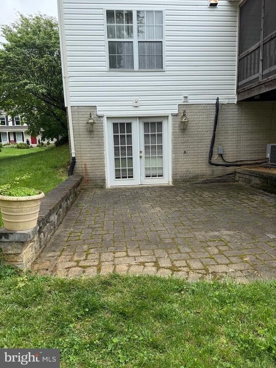 19 Allenhurst Ct in Gaithersburg, MD - Building Photo