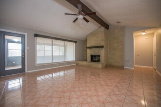 16031 Windom Dr in Webster, TX - Building Photo - Building Photo