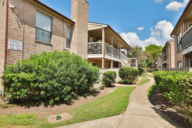 property at 2100 Wilcrest Dr