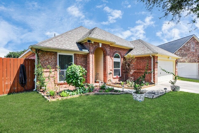 10850 White Oak Point Ct in Cypress, TX - Building Photo - Building Photo