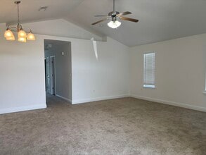 3326 Golden Rain Dr in Tallahassee, FL - Building Photo - Building Photo