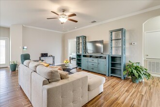 7610 Quartz Dr in Corpus Christi, TX - Foto de edificio - Building Photo