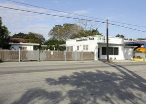 Le Marche in Miami, FL - Building Photo