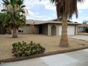 9130 W Cameron Dr in Peoria, AZ - Foto de edificio - Building Photo
