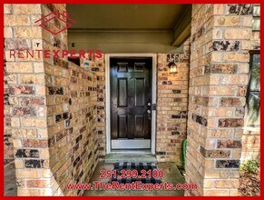 953 Dickenson Ave in Mobile, AL - Building Photo - Building Photo