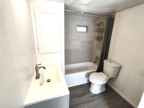 900 9th Ave E in Palmetto, FL - Foto de edificio - Building Photo