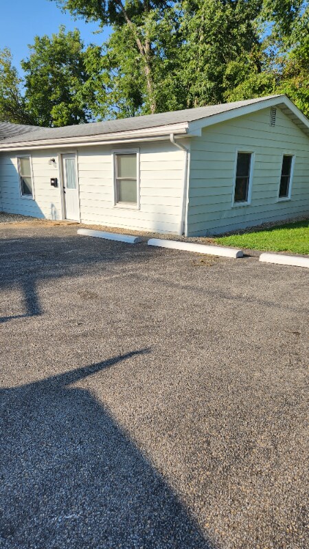 205 S 16th St-Unit -B in Petersburg, IN - Building Photo - Building Photo