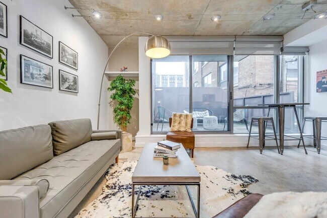 25 Gore Vale Ave in Toronto, ON - Building Photo - Building Photo