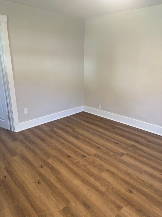 819 Railroad St in Turtle Creek, PA - Building Photo
