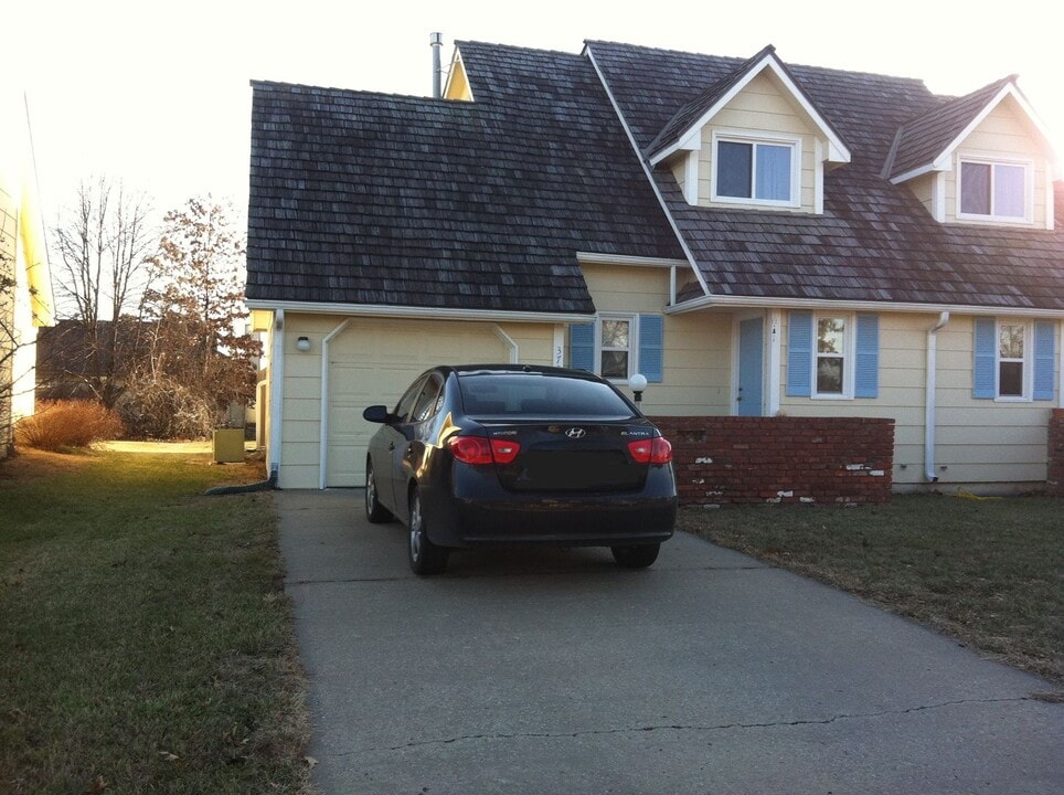 3725-3727 Westland Pl in Lawrence, KS - Building Photo