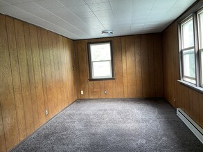 1014 Wright St, Unit Upper in Oshkosh, WI - Building Photo - Building Photo