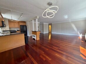 2 Hammond Pond Pkwy in Newton, MA - Building Photo - Building Photo