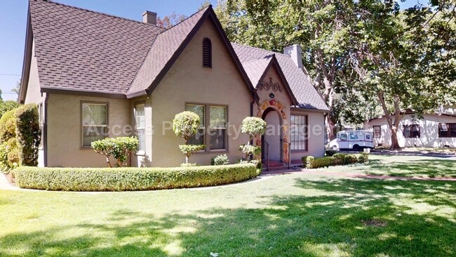 1200 Sycamore St in Turlock, CA - Building Photo - Building Photo