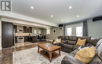 276 Millburn Blvd in Fergus, ON - Building Photo - Building Photo