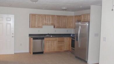 20 W Rosseter St in Brockton, MA - Building Photo - Building Photo