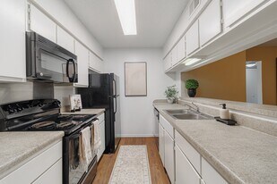 Cross Creek in Plano, TX - Building Photo